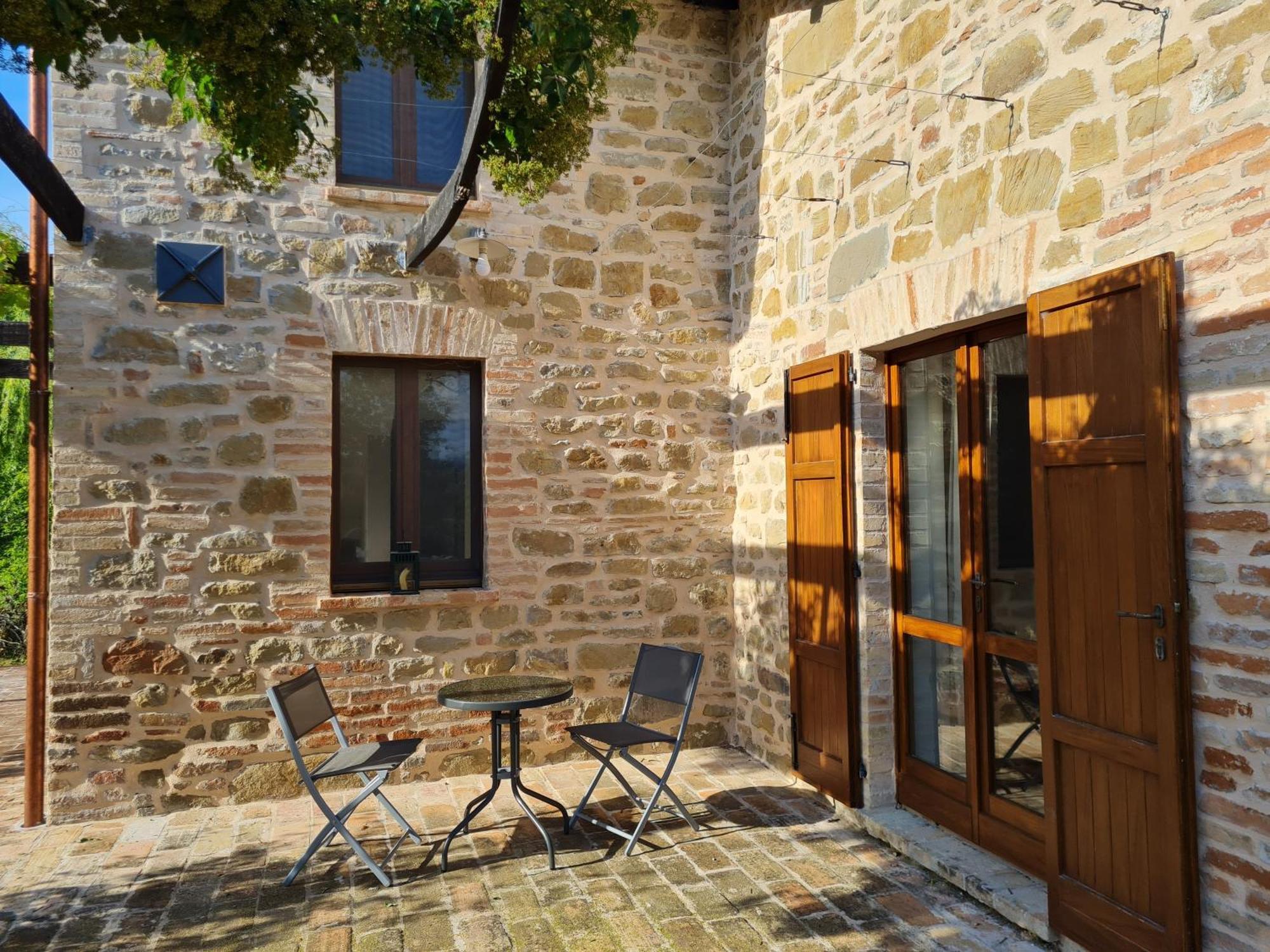 Amandola La Mela Rosa Bed & Breakfast מראה חיצוני תמונה
